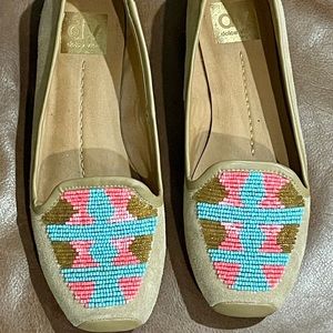 Dolce Vita Oak Tan Beaded Flats Loafers Shoes Tan Suede Sz 6.5
